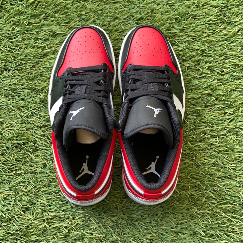 Air Jordan 1 Low - Picture 2 of 5